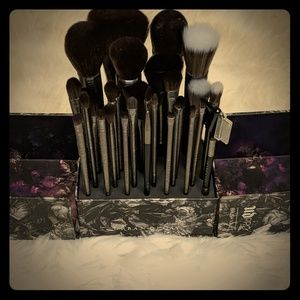 Urban Decay Brush Vault